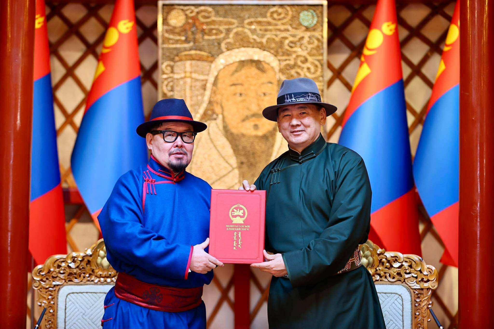 Ерөнхийлөгчийн зарлигт уламжлалт анагаах ухааныг хэрхэн дэмжихээр заасан бэ